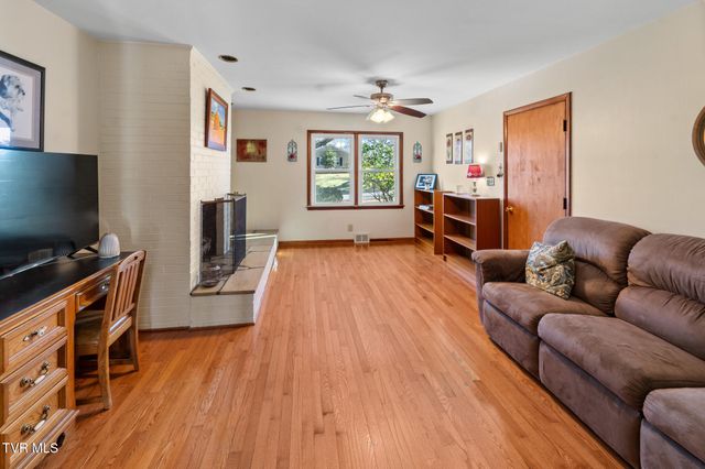 159 Southwest Edgemont Terrace, Abingdon, VA 24210