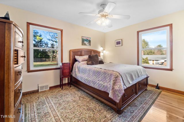 159 Southwest Edgemont Terrace, Abingdon, VA 24210