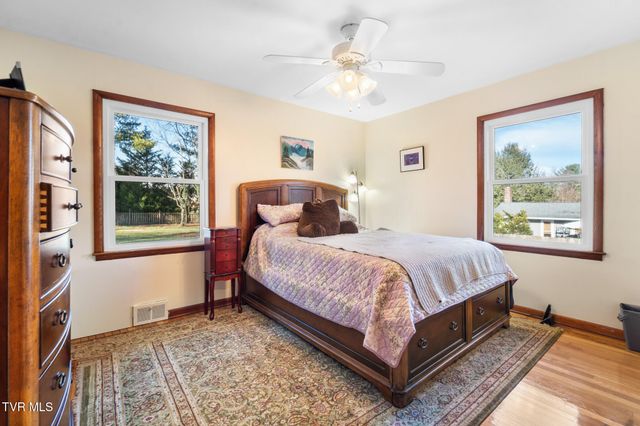 159 Southwest Edgemont Terrace, Abingdon, VA 24210