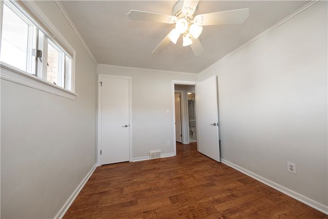 6356 Crestview Dr, South Park, PA 15129