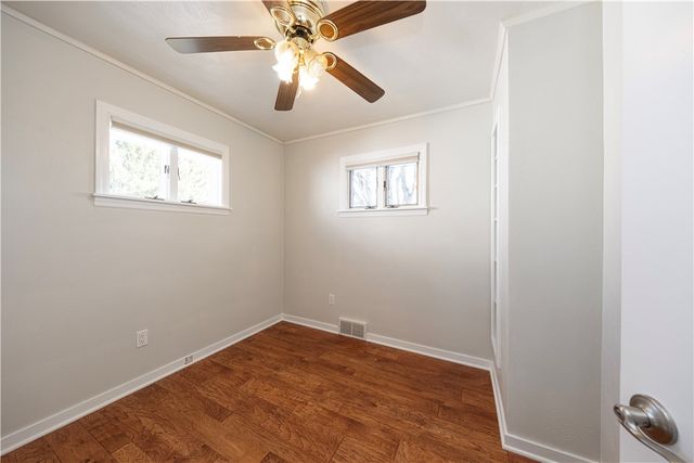 6356 Crestview Dr, South Park, PA 15129