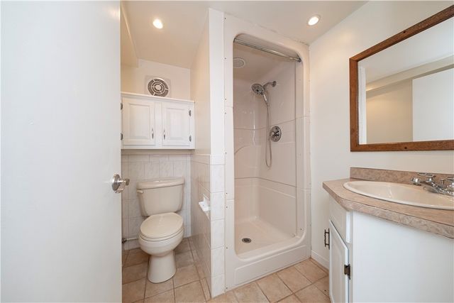 6356 Crestview Dr, South Park, PA 15129