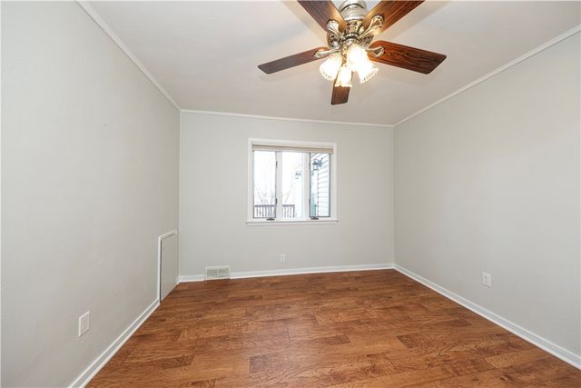 6356 Crestview Dr, South Park, PA 15129