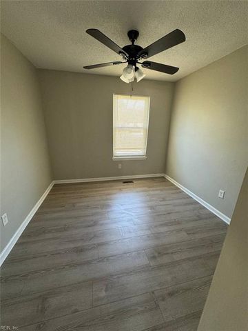 617 Fox Creek CT, Virginia Beach, VA 23462