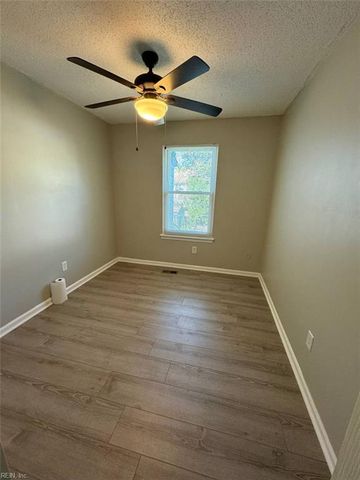 617 Fox Creek CT, Virginia Beach, VA 23462
