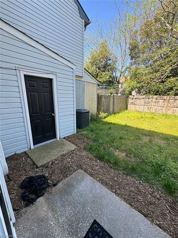 617 Fox Creek CT, Virginia Beach, VA 23462