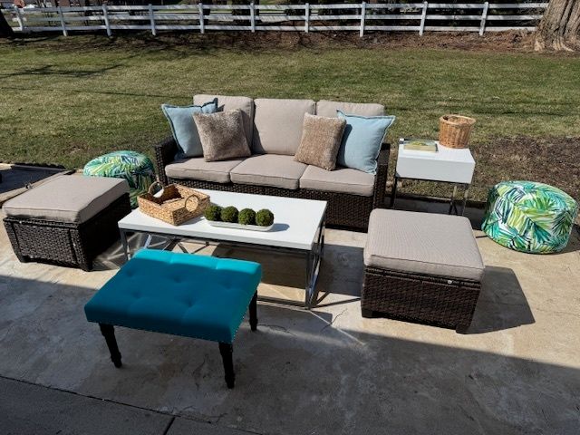 22 Audrey Lane, Mount Prospect, IL 60056