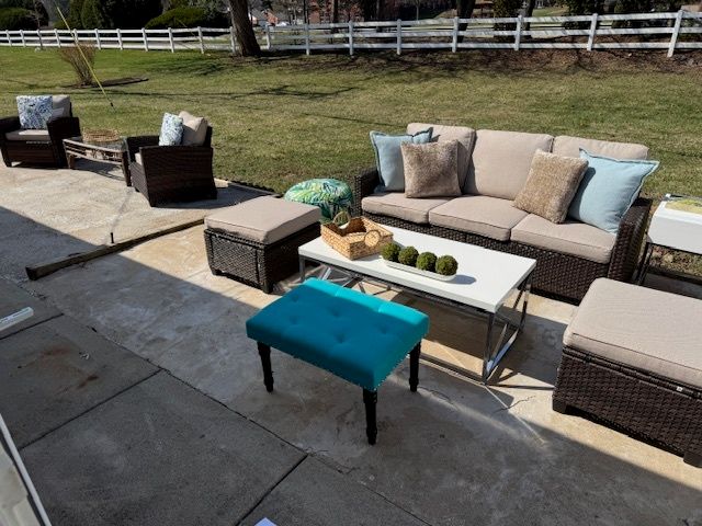 22 Audrey Lane, Mount Prospect, IL 60056