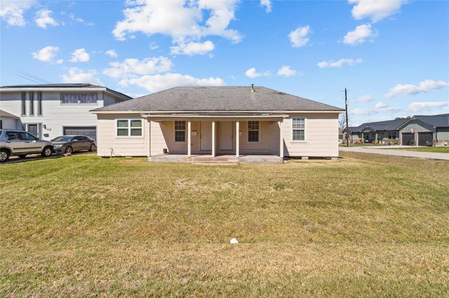 317 E B Street 317, La Porte, TX 77571