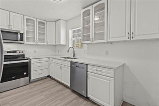 317 E B Street 317, La Porte, TX 77571