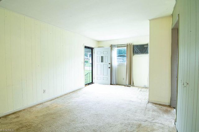 605 E Morehead Street, Reidsville, NC 27320