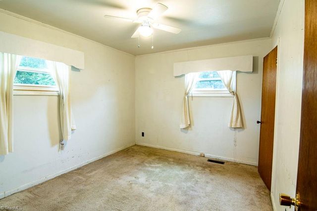 605 E Morehead Street, Reidsville, NC 27320