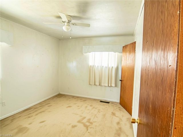 605 E Morehead Street, Reidsville, NC 27320