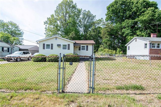 605 E Morehead Street, Reidsville, NC 27320