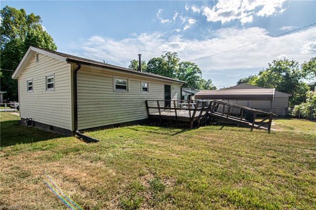 605 E Morehead Street, Reidsville, NC 27320