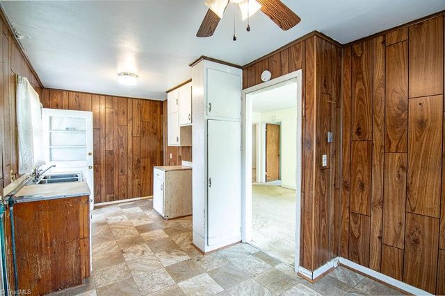 605 E Morehead Street, Reidsville, NC 27320