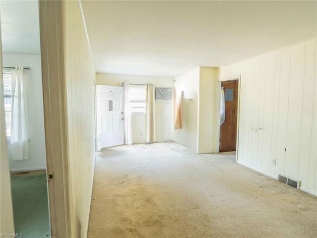 605 E Morehead Street, Reidsville, NC 27320