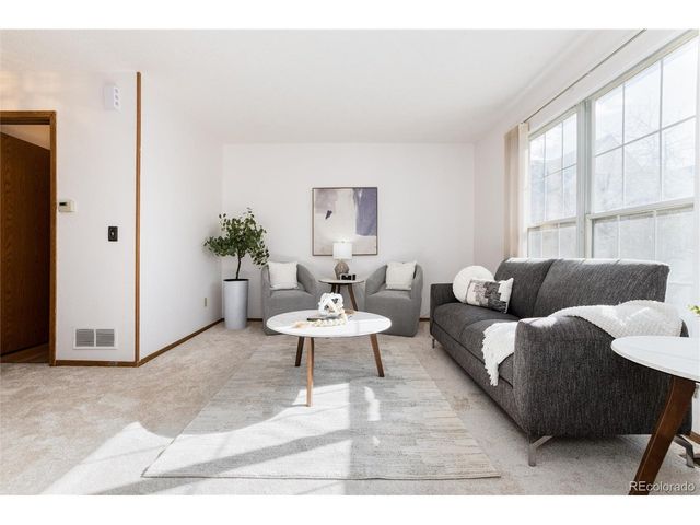 9256 W Ontario Dr, Littleton, CO 80128