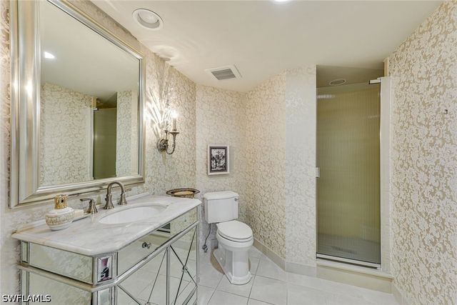 6001 Pelican Bay BLVD F, Naples, FL 34108