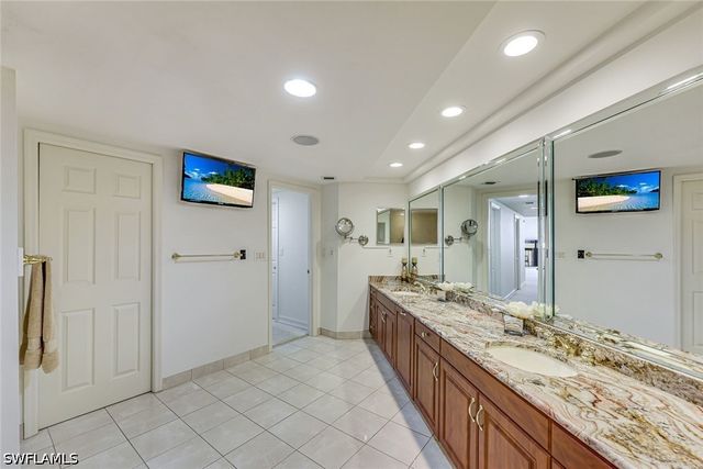 6001 Pelican Bay BLVD F, Naples, FL 34108