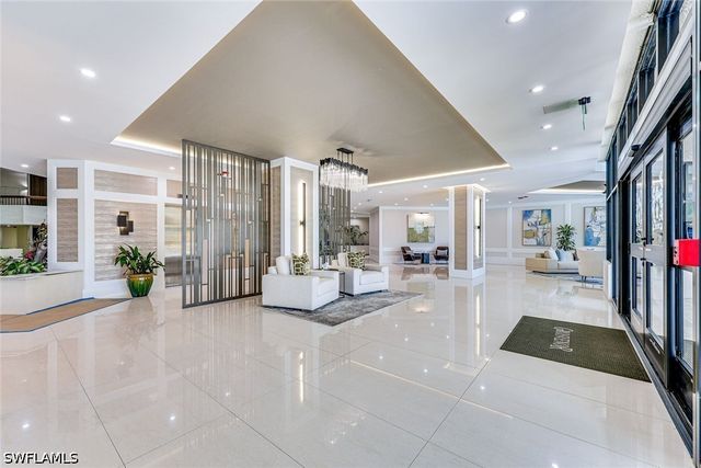 6001 Pelican Bay BLVD F, Naples, FL 34108