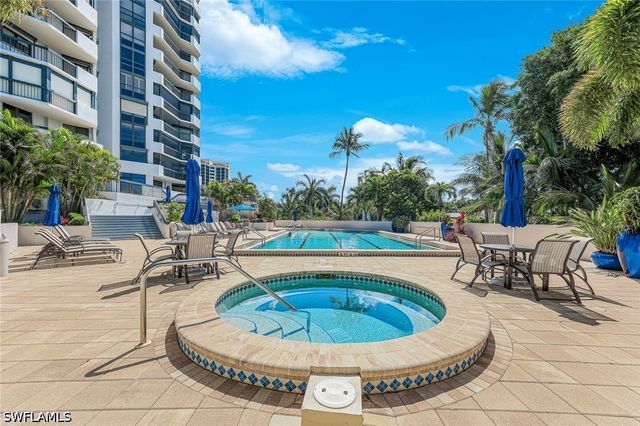 6001 Pelican Bay BLVD F, Naples, FL 34108