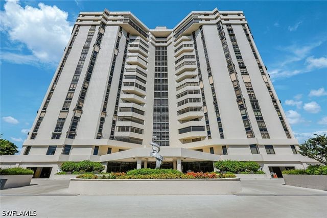 6001 Pelican Bay BLVD F, Naples, FL 34108