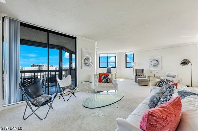 6001 Pelican Bay BLVD F, Naples, FL 34108