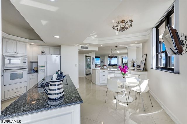 6001 Pelican Bay BLVD F, Naples, FL 34108