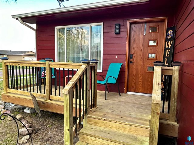 1605 E 71st St N, Sioux Falls, SD 57104