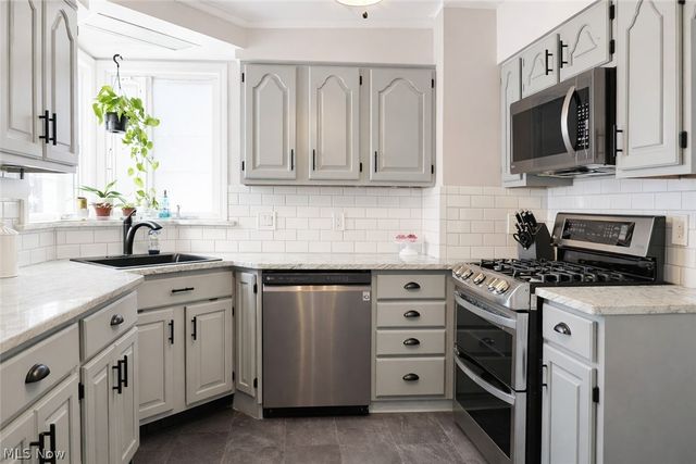 6808 Southington Drive, Parma, OH 44129