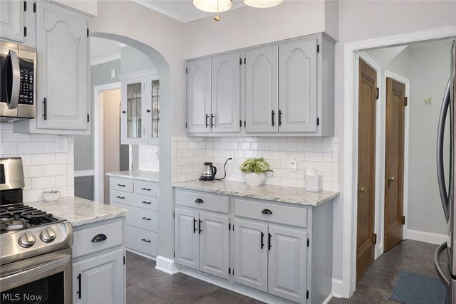 6808 Southington Drive, Parma, OH 44129