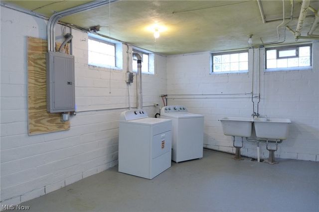 6808 Southington Drive, Parma, OH 44129