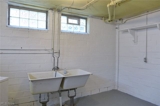 6808 Southington Drive, Parma, OH 44129