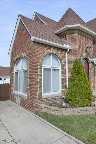 6808 Southington Drive, Parma, OH 44129