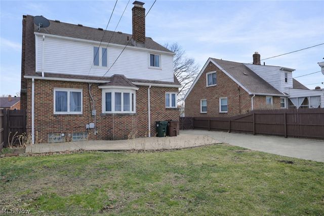 6808 Southington Drive, Parma, OH 44129