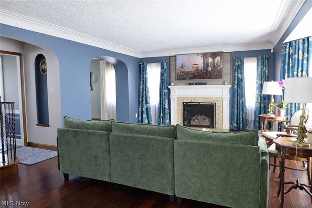 6808 Southington Drive, Parma, OH 44129