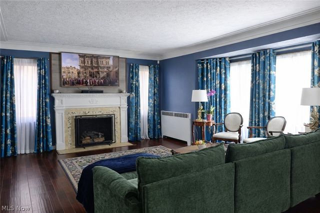 6808 Southington Drive, Parma, OH 44129