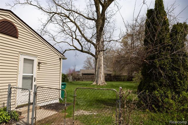 15167 Meadow Street, Romulus, MI 48174
