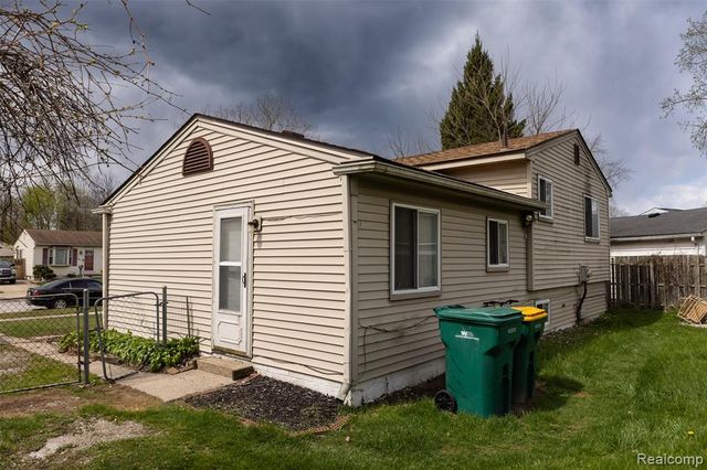 15167 Meadow Street, Romulus, MI 48174