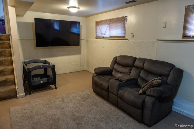 15167 Meadow Street, Romulus, MI 48174