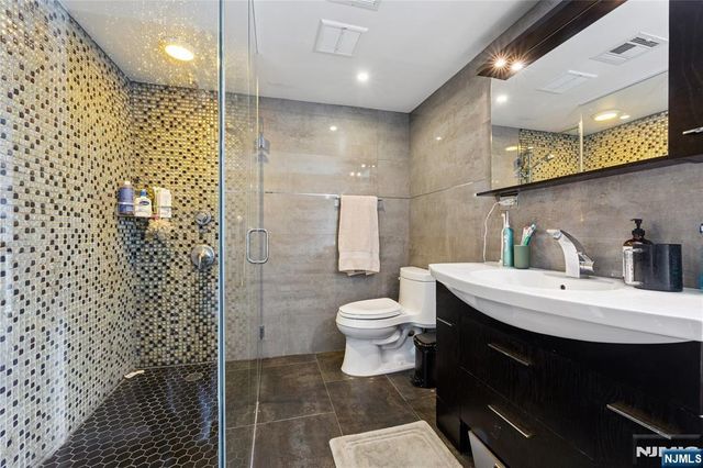 74 Spring Avenue, Bergenfield, NJ 07621