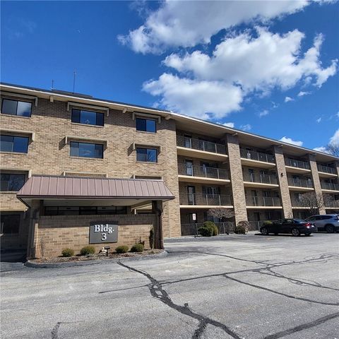 650 East Greenwich Avenue 3-108, West Warwick, RI 02893