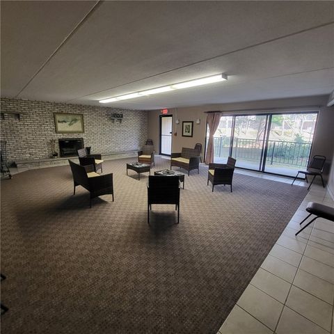 650 East Greenwich Avenue 3-108, West Warwick, RI 02893