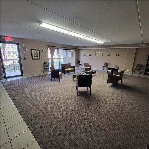 650 East Greenwich Avenue 3-108, West Warwick, RI 02893