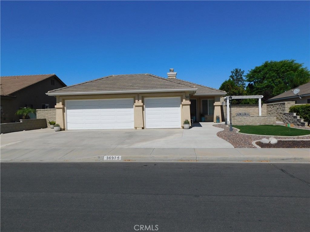 36975 Red Oak, Winchester, CA 92596 — exterior