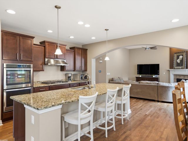49090 Camarosa Lane, Macomb, MI 48044