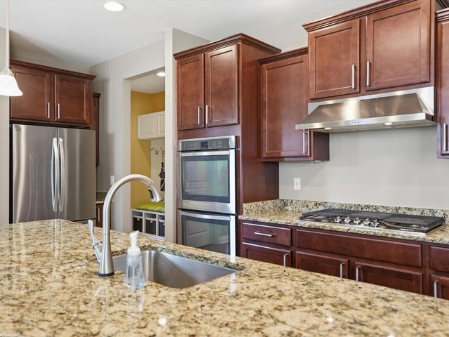 49090 Camarosa Lane, Macomb, MI 48044