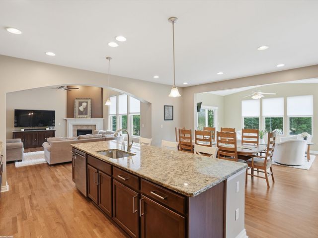 49090 Camarosa Lane, Macomb, MI 48044