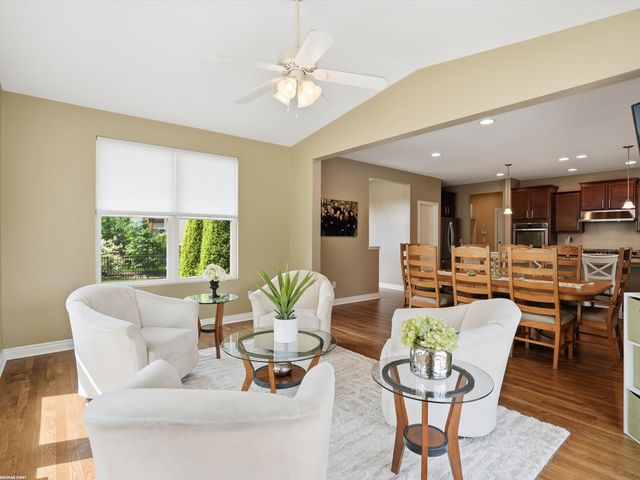 49090 Camarosa Lane, Macomb, MI 48044